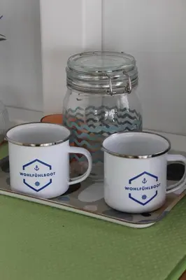 Kaffee-/Teezubehör in der Unterkunft WOHLFÜHLBOOT Hausboot - Festlieger im Hafen Bad Saarow - WC an Bord, Dusche an Land