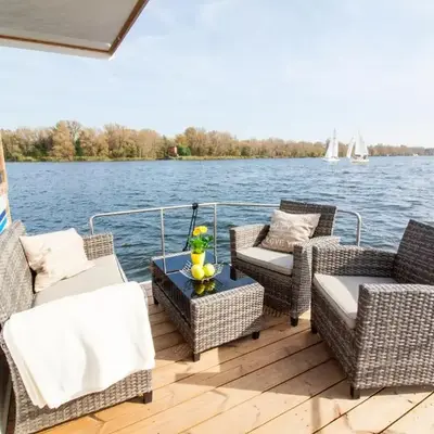WOHLFÜHLBOOT Hausboot - Festlieger im Hafen Bad Saarow - WC an Bord