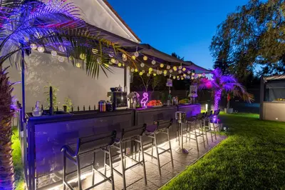 Ein Garten an der Unterkunft Villa Tropicana Berlin Potsdam