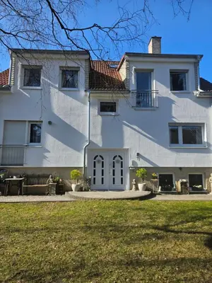 Das Gebäude in dem sich die Ferienwohnung befindet