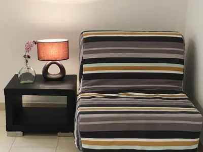 Ein Sitzbereich in der Unterkunft KOMPLETTES FERIENHAUS POTSDAM BERLIN GÄSTEHAUS IN SEENÄHE 95qm2 MONTEURZIMMER