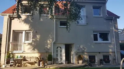 Das Gebäude in dem sich die Ferienwohnung befindet
