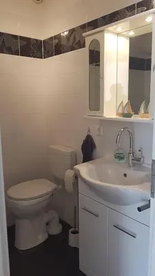 Ein Badezimmer in der Unterkunft 2 Zimmerwohnung am Flughafen Schönefeld