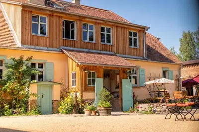 Das Gebäude in dem sich das Bed & Breakfast befindet