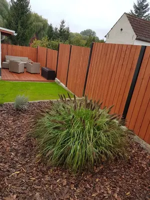 Ein Garten an der Unterkunft Ferienwohnung Schmenkel