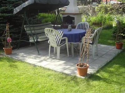 Ein Garten an der Unterkunft Alteschule15