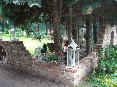 Ein Garten an der Unterkunft Alteschule15