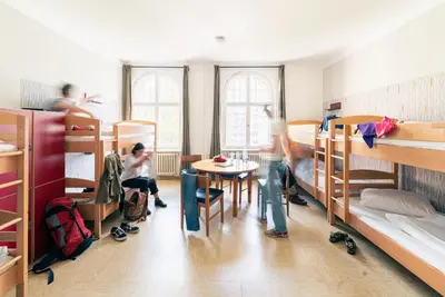 Gäste, die in der Unterkunft Three Little Pigs Hostel - Your Berlin Castle übernachten