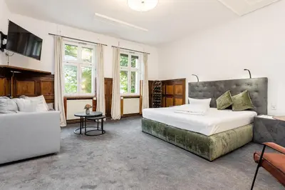 Ein Bett oder Betten in einem Zimmer der Unterkunft Hotel Zur Linde Dein Self Check In