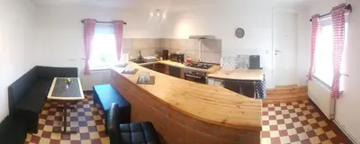 Küche/Küchenzeile in der Unterkunft Große Monteurs und Handwerkerwohnung nahe Potsdam Berlin Bad Belzig und Brandenburg Ferienhaus zur weißen Taube
