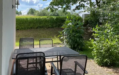 Ein Garten an der Unterkunft Ferienhaus Seeblick H