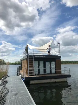 Blick auf einen Fluss in der Nähe des Ferienhauses