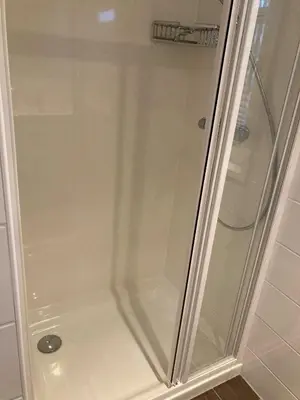 Ein Badezimmer in der Unterkunft Schwimmende Ferienwohnung, Hausboot Urlaub als Festlieger am Steg