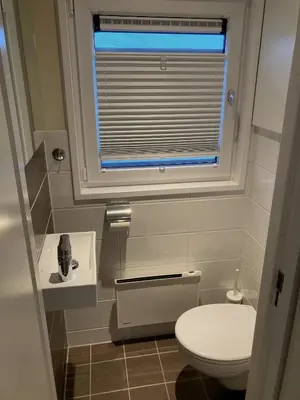 Ein Badezimmer in der Unterkunft Schwimmende Ferienwohnung, Hausboot Urlaub als Festlieger am Steg