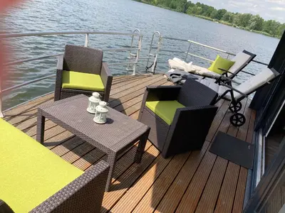 Blick auf einen Fluss in der Nähe des Ferienhauses
