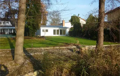 Ein Garten an der Unterkunft Ferienhaus Blossiner Weg U