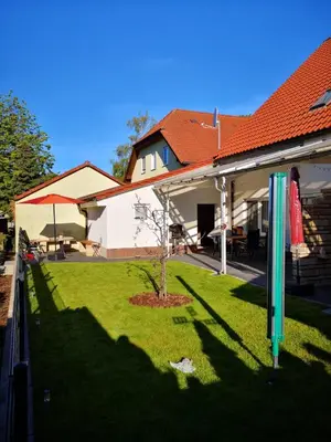 Das Gebäude in dem sich die Ferienwohnung befindet