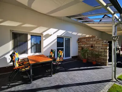 Ein Patio oder anderer Außenbereich in der Unterkunft Pension und Ferienwohnung Walther