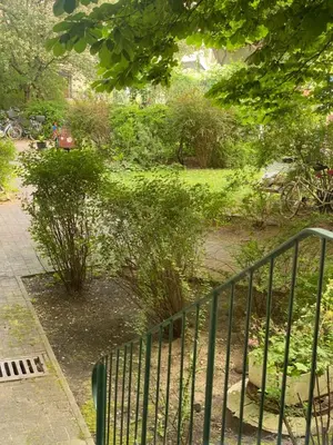 Ein Garten an der Unterkunft Osthafen I