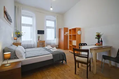 Ein Bett oder Betten in einem Zimmer der Unterkunft Courtyard Apartment (REBELI)
