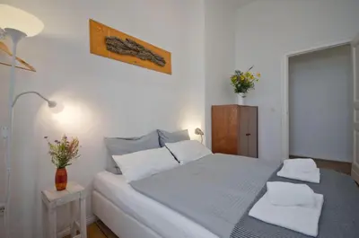 Ein Bett oder Betten in einem Zimmer der Unterkunft Courtyard Apartment (REBELI)