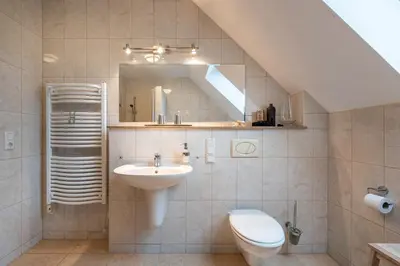 Ein Badezimmer in der Unterkunft Ferienwohnung im grünen Mühlenbeck-nahe Berlin