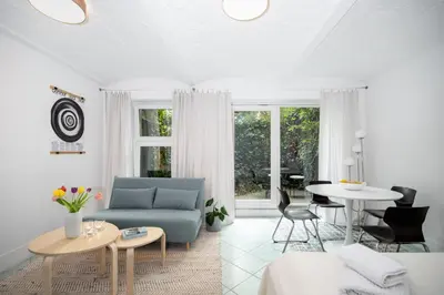 Ein Sitzbereich in der Unterkunft City Hideaway with Terrace