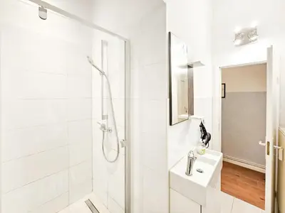 Ein Badezimmer in der Unterkunft Blue Chili 13 - Nur ein Katzensprung in die City - bis 8 Pers