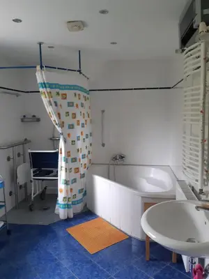 Ein Badezimmer in der Unterkunft Monikas Gästehäuser Seeblick Himmelpfort