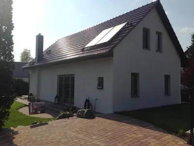 Das Gebäude in dem sich das Ferienhaus befindet