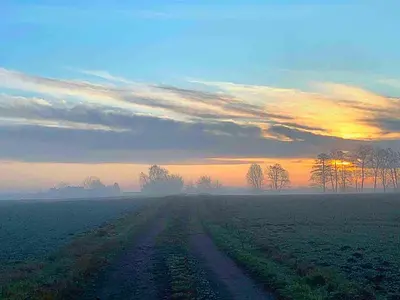 Blick auf den Sonnenuntergang/Sonnenaufgang von der Ferienwohnung aus oder aus der Nähe