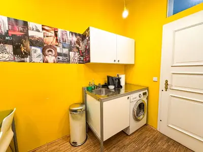 Küche/Küchenzeile in der Unterkunft Nap Club - stylish & quiet base in vibrant Kiez