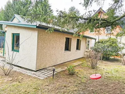 Das Gebäude in dem sich das Ferienhaus befindet