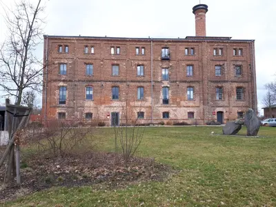 Ein Garten an der Unterkunft Pension in der Alten Mälzerei