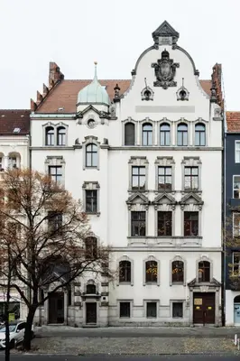 Das Gebäude in dem sich das Hotel befindet