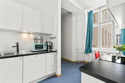 Küche/Küchenzeile in der Unterkunft Holiday 33 Apartments EFG Schönhauser Allee mit Balkon