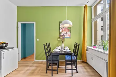Grundriss der Unterkunft Holiday 33 Apartments EFG Schönhauser Allee mit Balkon