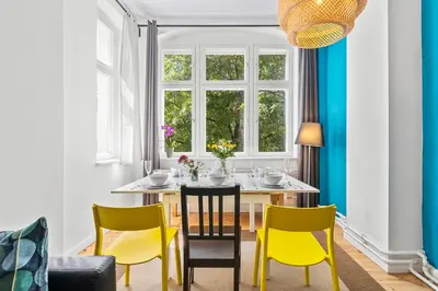 Ein Sitzbereich in der Unterkunft Holiday 33 Apartments EFG Schönhauser Allee mit Balkon