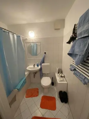 Ein Badezimmer in der Unterkunft Gemütliche Wohnung mit Smart-TV und großem Balkon