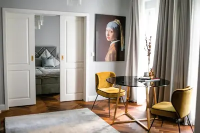 Ein Sitzbereich in der Unterkunft Arbio I Design Apart near Deutsche Oper Berlin