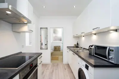 Küche/Küchenzeile in der Unterkunft Lachmann Budget Studio Kreuzberg - 1 BR, central location in XBerg, modern decor