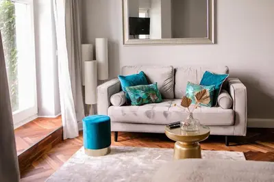 Ein Sitzbereich in der Unterkunft Arbio I Design Apart in Charlottenburg Berlin