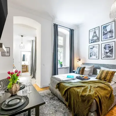 The Koburger II - Stylish studio with extra high bed for kids