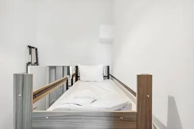 Ein Bett oder Betten in einem Zimmer der Unterkunft Beautiful 1 Bedroom apartment in Charlottenburg