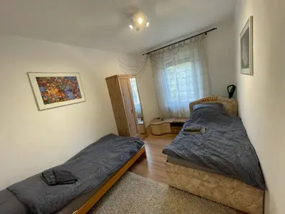 Ein Bett oder Betten in einem Zimmer der Unterkunft Mounterenhaus - Zimmer in Finow Eberswalde