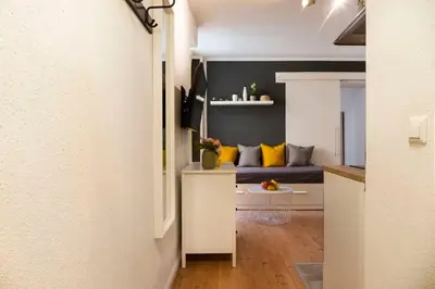 Ein Sitzbereich in der Unterkunft 2 Bedroom in great location in Kreuzberg
