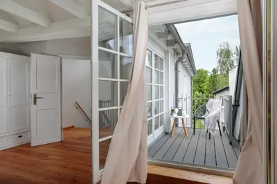 Ein Balkon oder eine Terrasse in der Unterkunft Atelierhaus auf der Insel Werder mit Garten, W-Lan und Netflix
