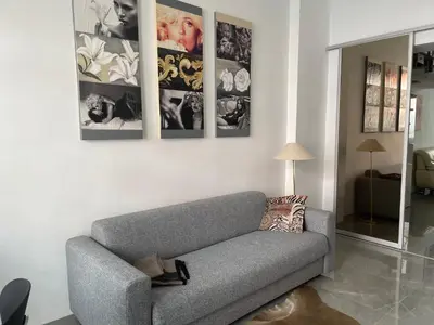 Ein Sitzbereich in der Unterkunft Luxury 60m2 Appartement in Wilhelmstadt Berlin