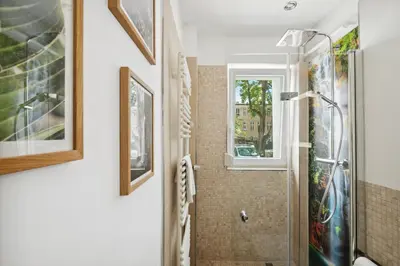 Ein Badezimmer in der Unterkunft Arbio I Cozy apartment near Ku'damm with parking