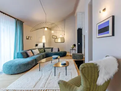 Ein Sitzbereich in der Unterkunft Gorki Apartments